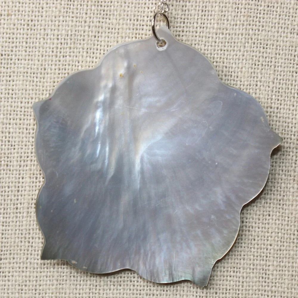 Necklace Carved Black Mother of Pearl Shell Flower Pendant 18.5in Silver Tone